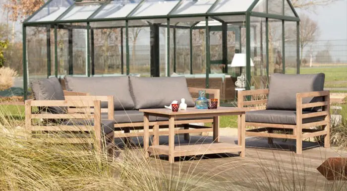 Handel: Garten - Outdoor Sets mit Stühlen und Tisch von Holz Schäfer